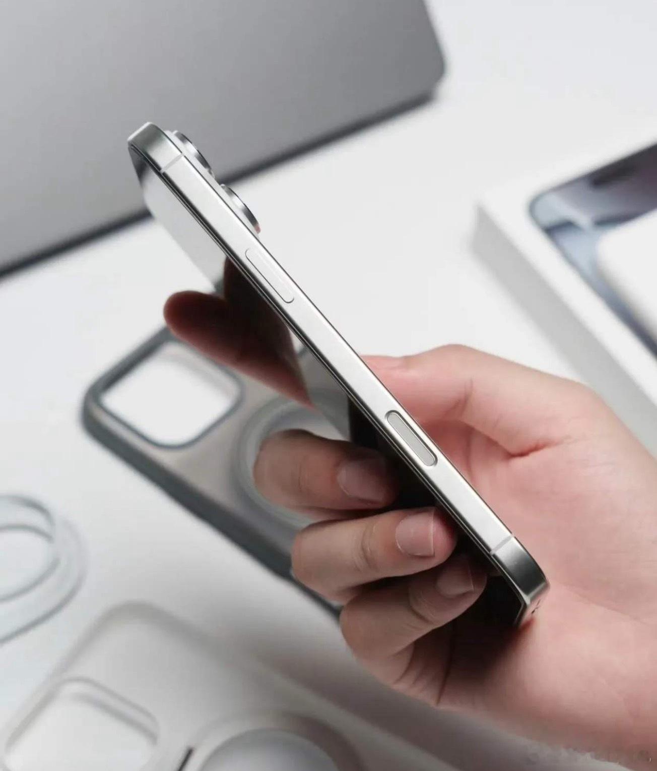 iPhone拍照键或被取消按照常理来说不会，怎么也得再用一代个人觉得这个按键对于