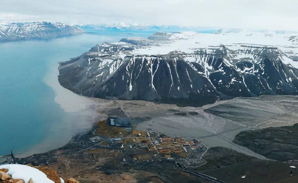 斯瓦尔巴群岛可能是下一个格陵兰。但这一次，中国2004年建的黄河站就在火药桶边上
