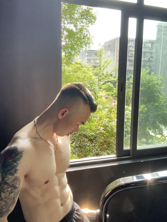 落日余晖照