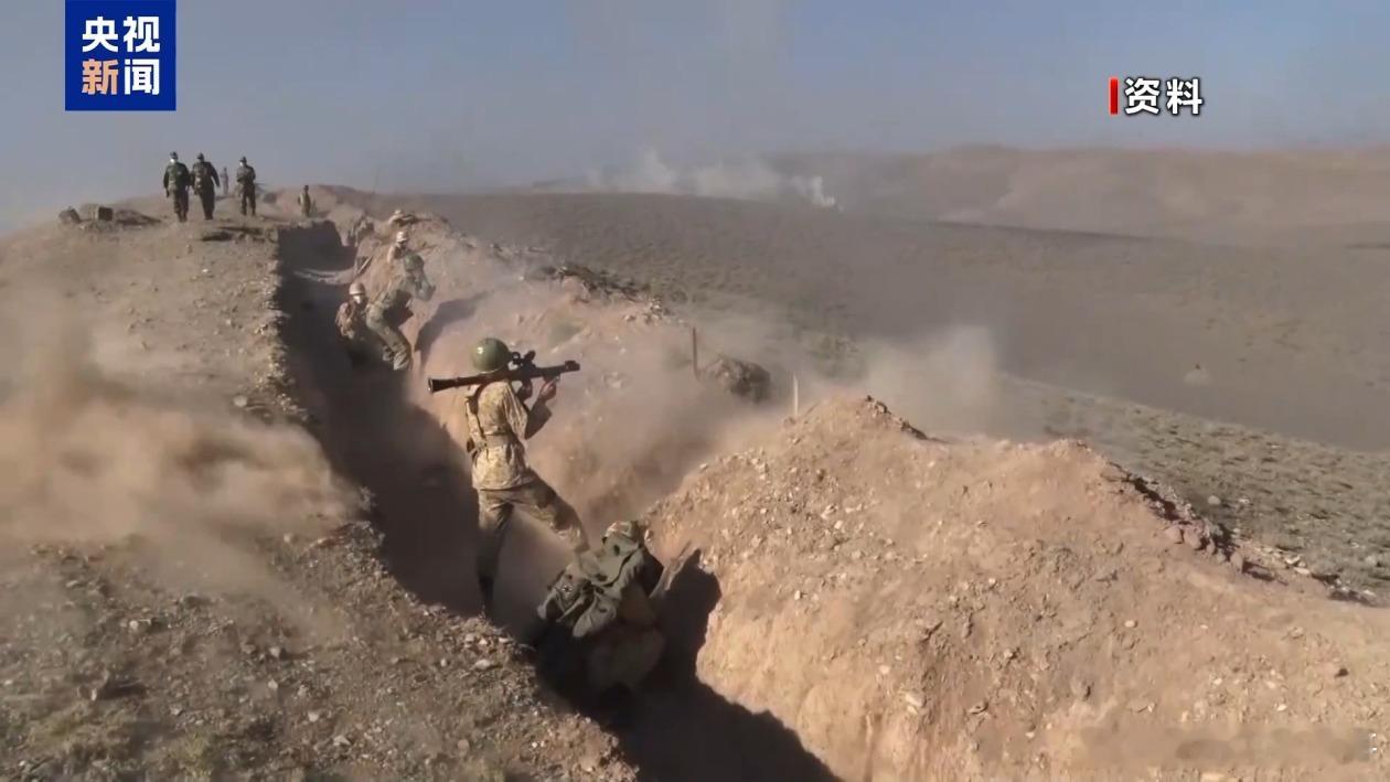 当地时间2月2日，伊朗武装部队总参谋长穆萨维称，对任何侵犯伊朗主权和领土完整的军