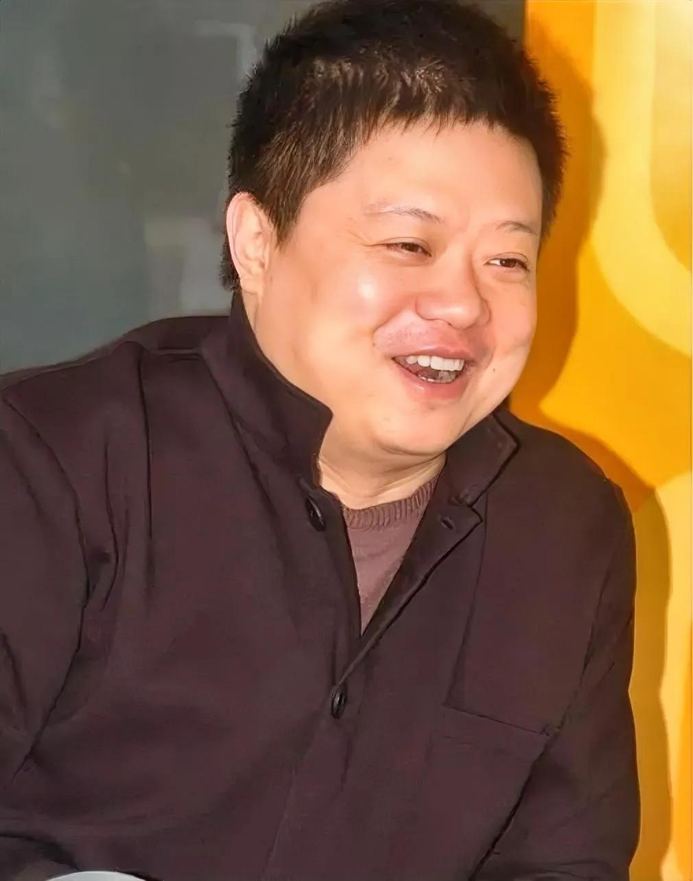 星二代里，他算是挺励志的一个。虽然父亲是相声界的艺术大师，他并没有跟着父亲说相声