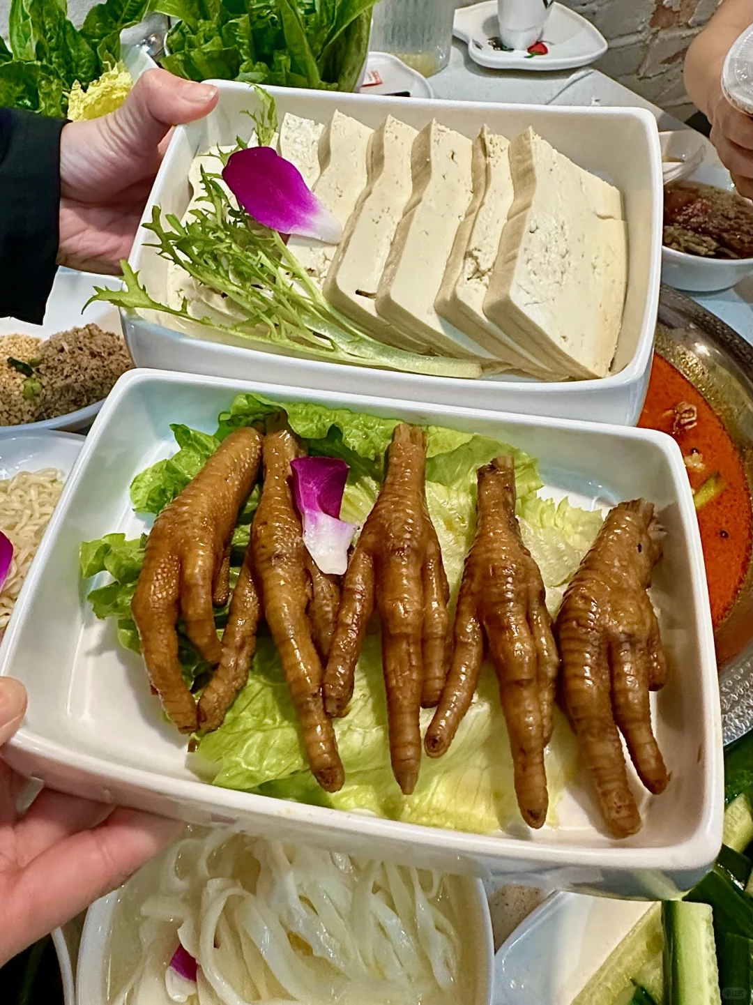 在珠海吃到越煮越好吃的蛙鱼火锅！！！
