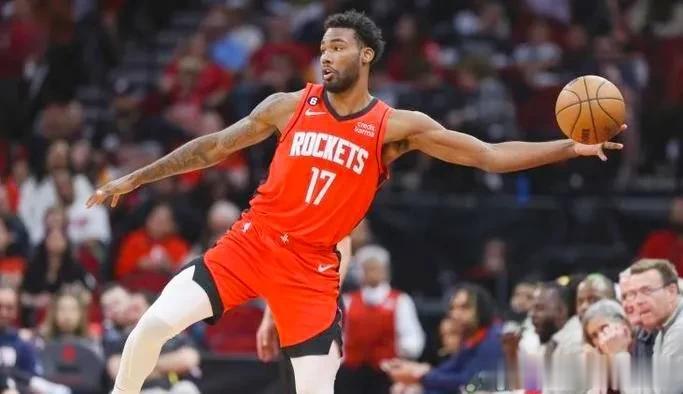 北京时间7月11日NBA火箭队二年级新秀前锋球员伊森接受采访谈到今年夏季联赛的优