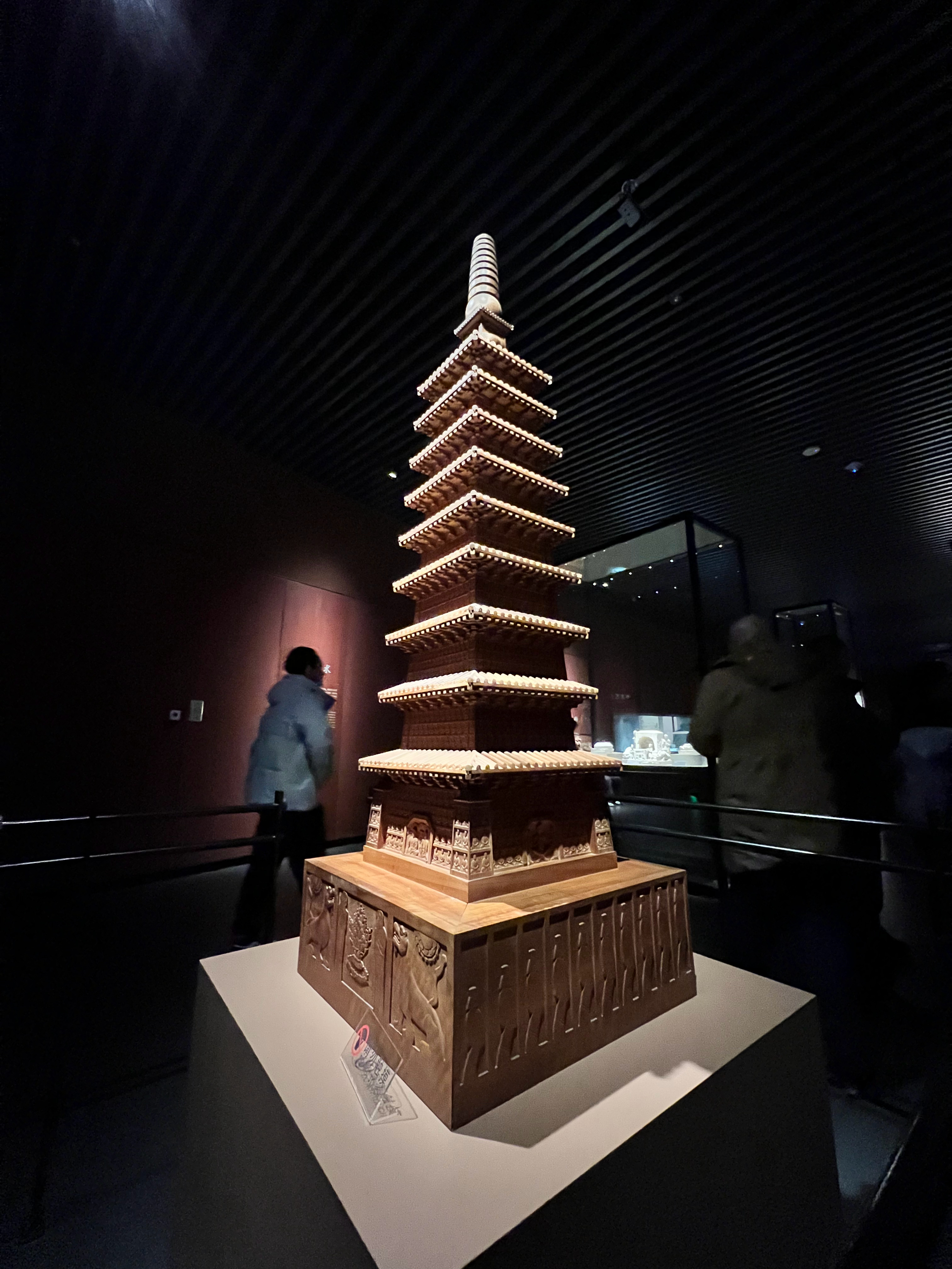 大同博物馆，以前旧称大同文物馆这里边东西还是挺猛的。金器、铜器、石器，十分精美。