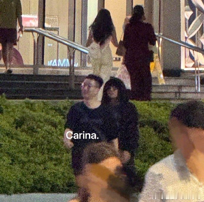 周杰伦陪昆凌录中餐厅 周杰伦陪昆凌录中餐厅，也太黏人了吧 网友在清迈偶遇周杰伦