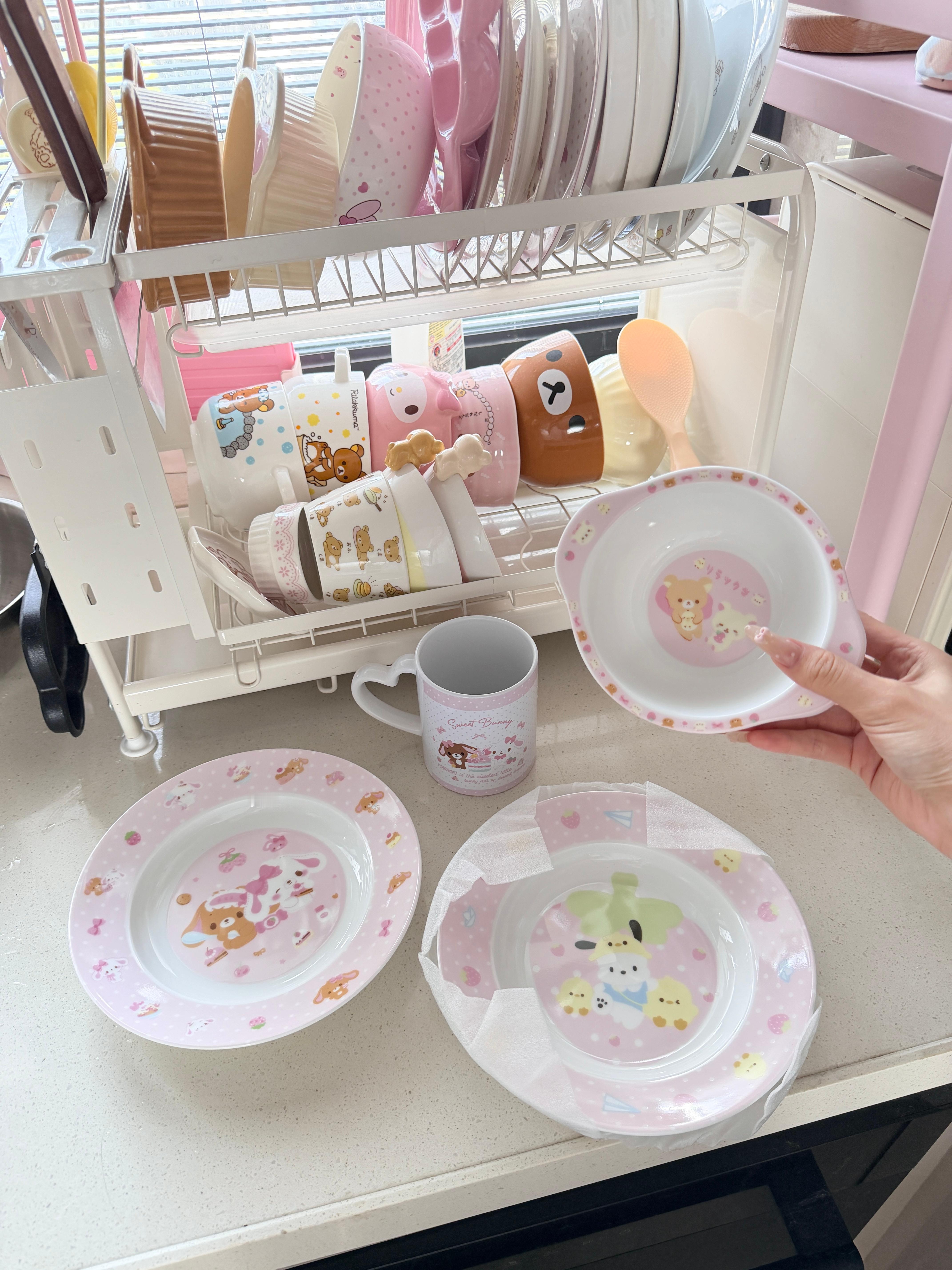 我朋友做的餐具可爱不…好幸福吧以后又有美萌盘子和碗用了