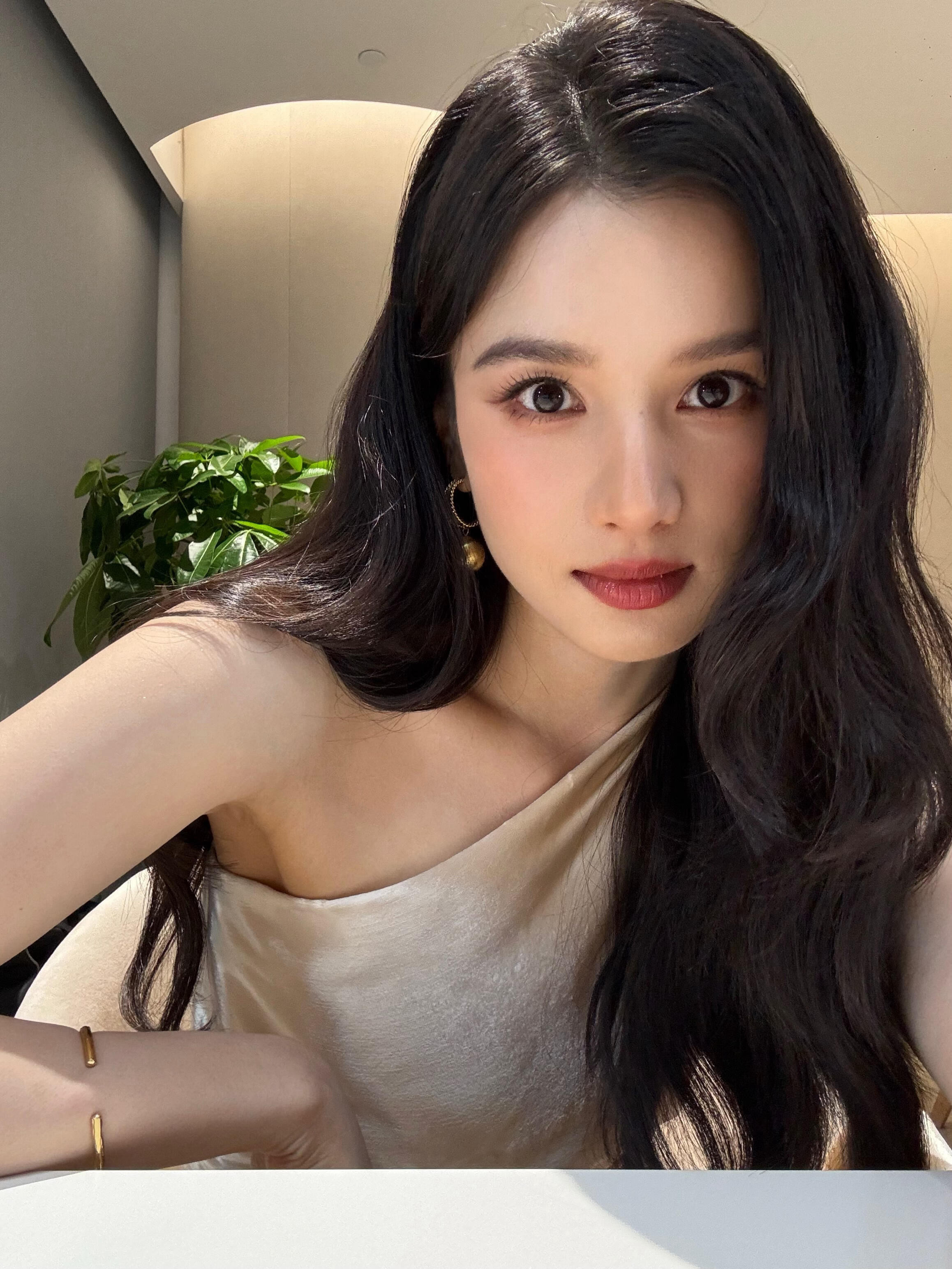 张婧怡好美好大气啊 ​​​