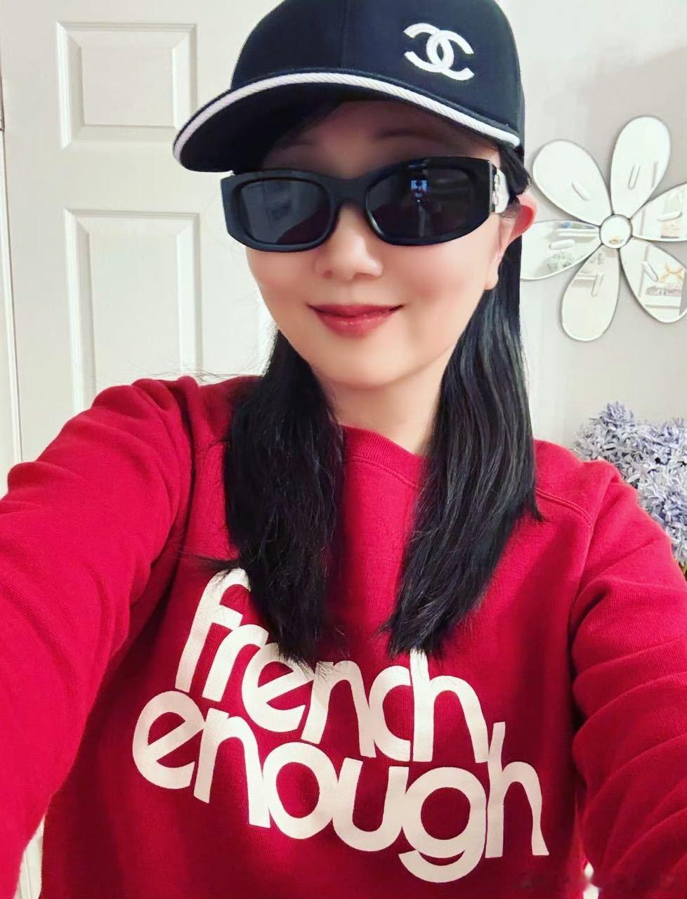 套姨我们能不能别闹了？但凡懂点都不能说出这种戳话！You're a crazy 