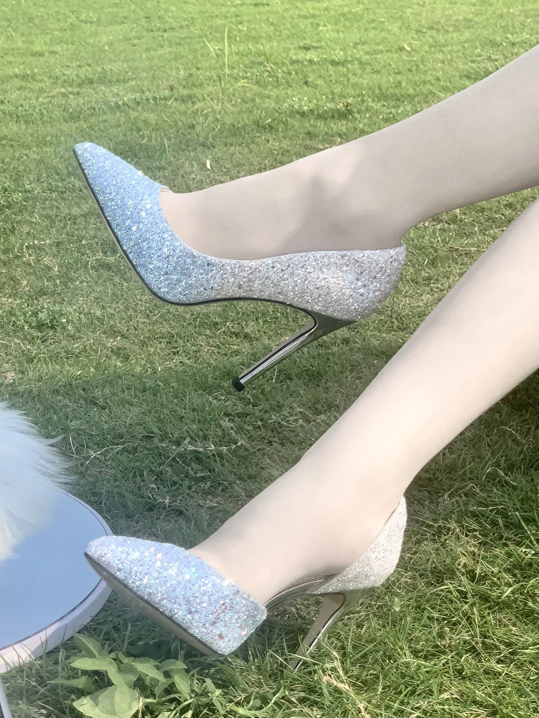 拜托 女孩子一定要穿一次高跟鞋👠