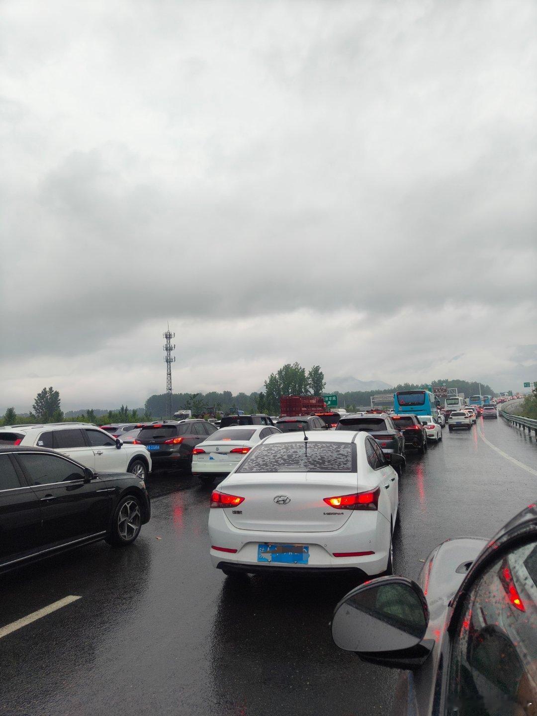 下雨天高速公路上好堵五一大家都去哪玩了？！我的运动日常五一