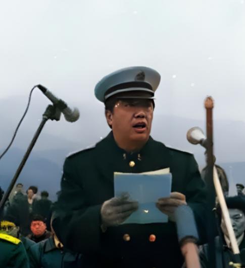 1998年，开国元帅贺龙之子贺鹏飞秘密走进香港商人徐增平的办公室，他压低声音对徐