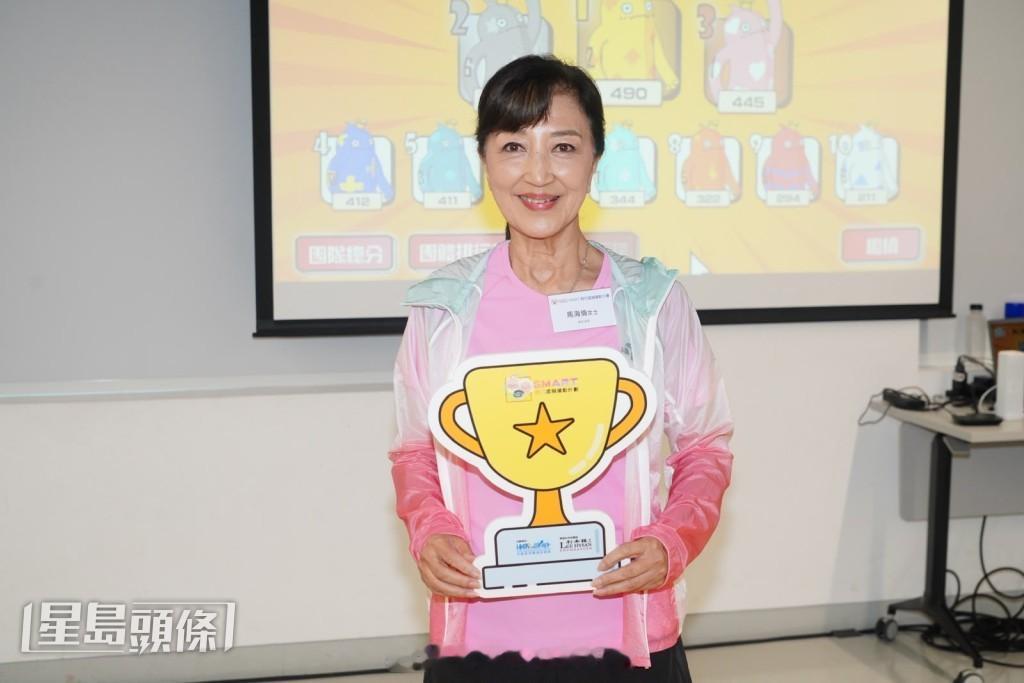 星岛：马海伦透露《爱回家之开心速递》还剩两轮拍摄，欧瑞伟盼观众新旧剧集一同支持，