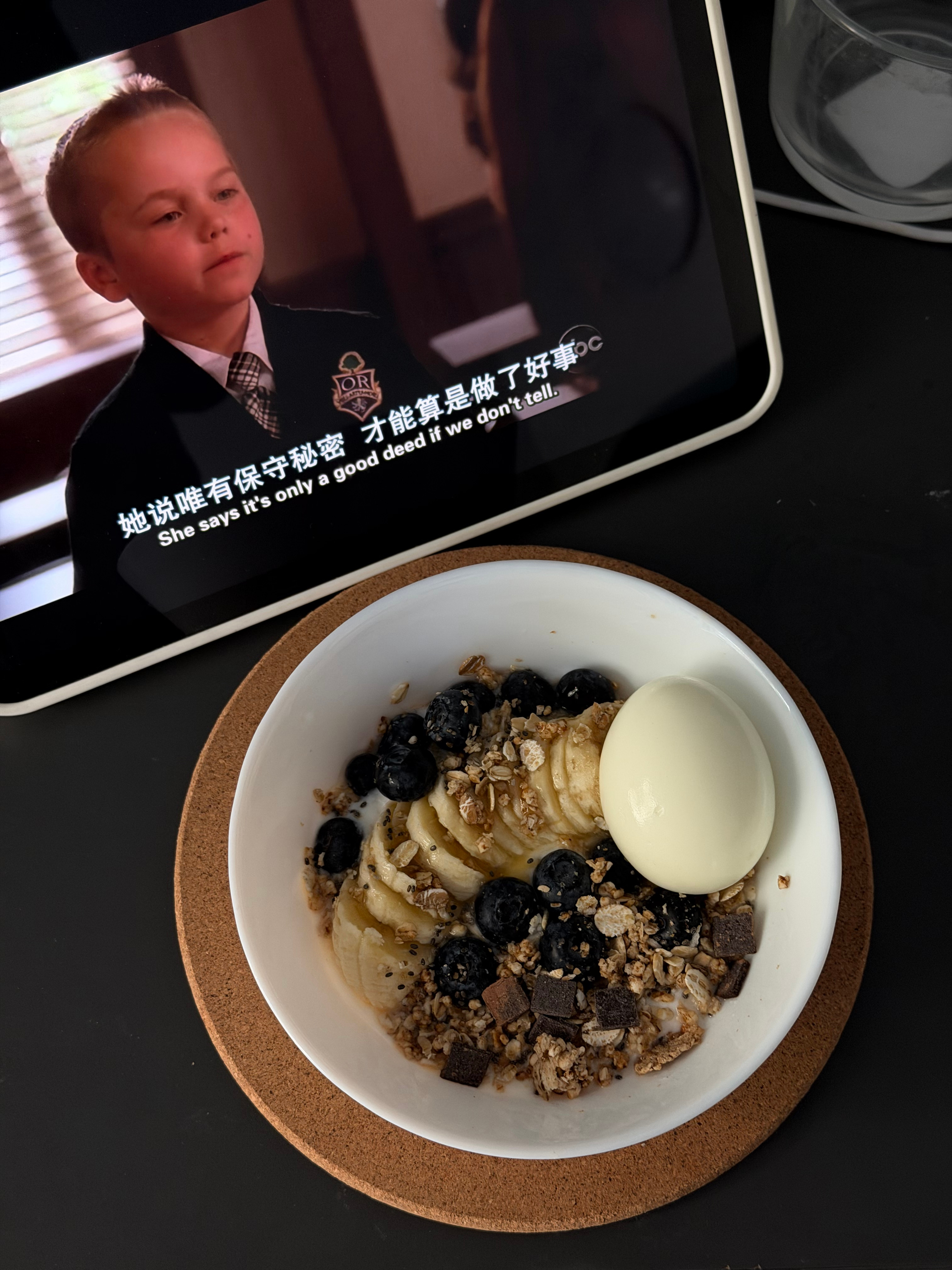 哇塞哇塞 昨天一天都在外面累死我。中午去同学家里他给我们做了巴斯克炖鸡还有苹果炖