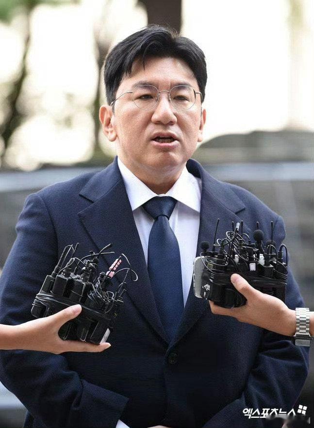 方时赫接受调查 方时赫接受调查，他这是咋了[哆啦A梦害怕] 方时赫消瘦 ​​​