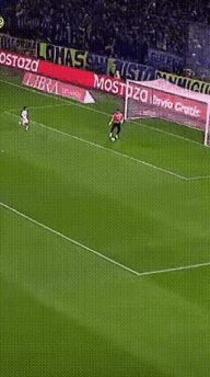 一脚出球，传球7次过后，这球进了，真是赏心悦目的足球之美！

#足球# #宝藏兴