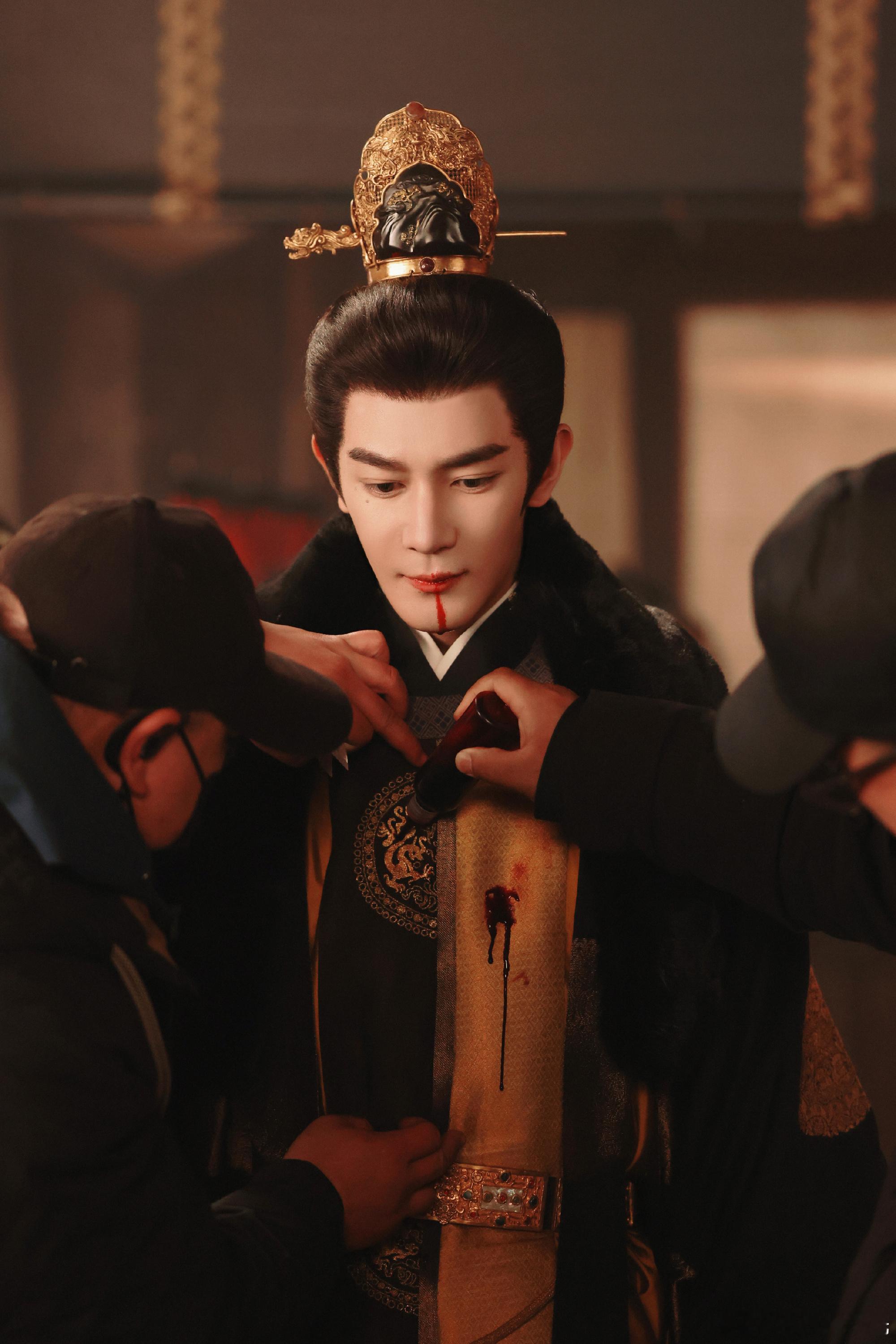 夏之光金吾不禁杀青照 夏之光金吾不禁杀青照，期待这个李明书。 