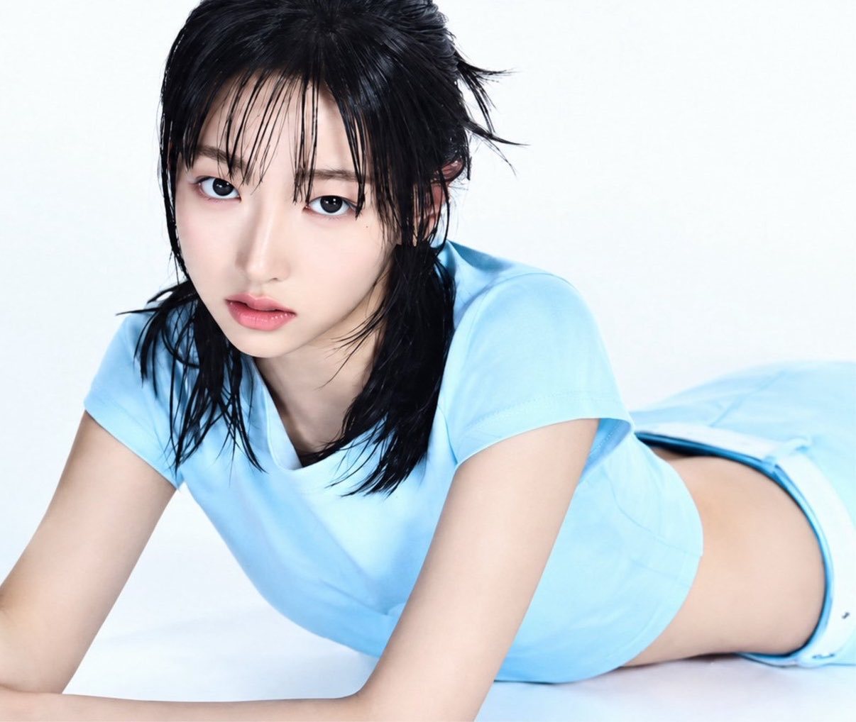 艺名：VORA 보라 中文名：李恩智（未正名）本名：Lee Eunji（이은지）
