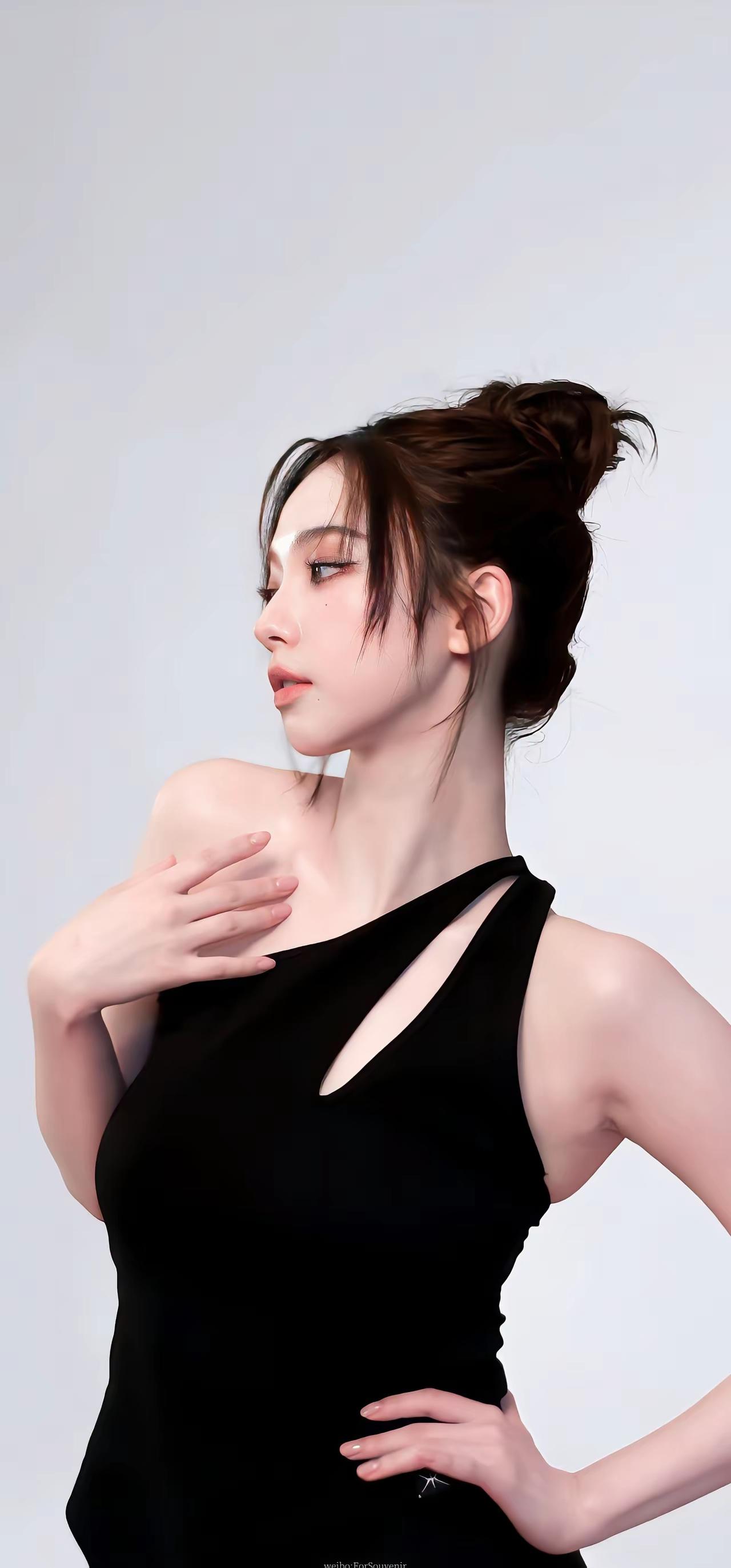 你喜欢哪一种气质的美人?
下面的各种气质的美女，都很美，气质高雅端庄靓丽气质怡人