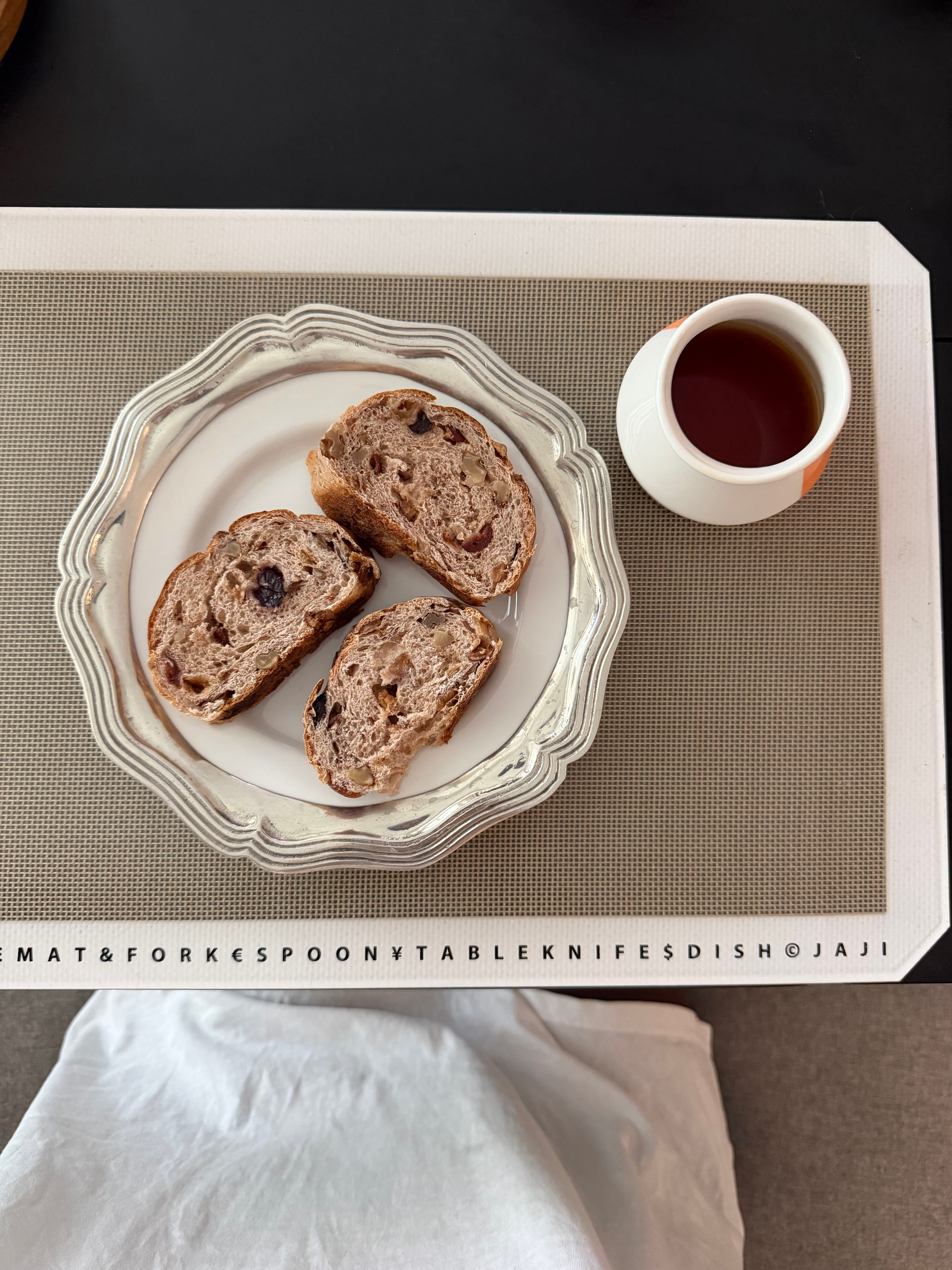 下午茶时光☕🍞在家真的很快乐⌯oᴗo⌯🏠 