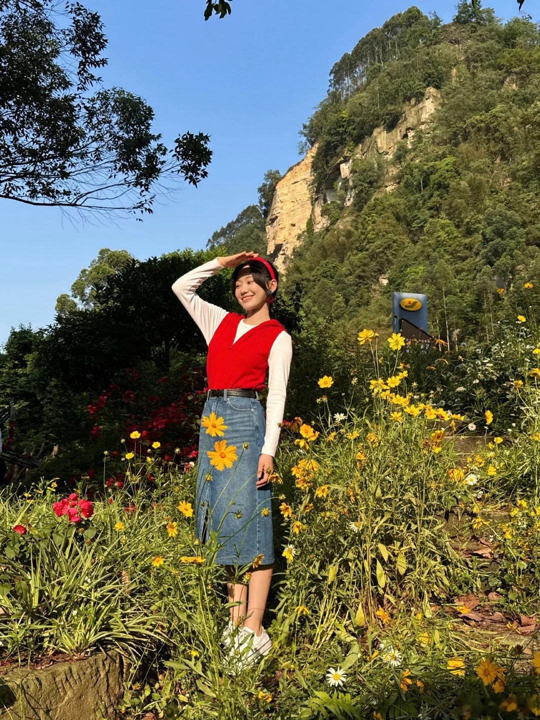 生逢其时曹思地下恋藏得好辛苦一边割舍不下深爱的人，一边无法背弃自己的家人。曹思被