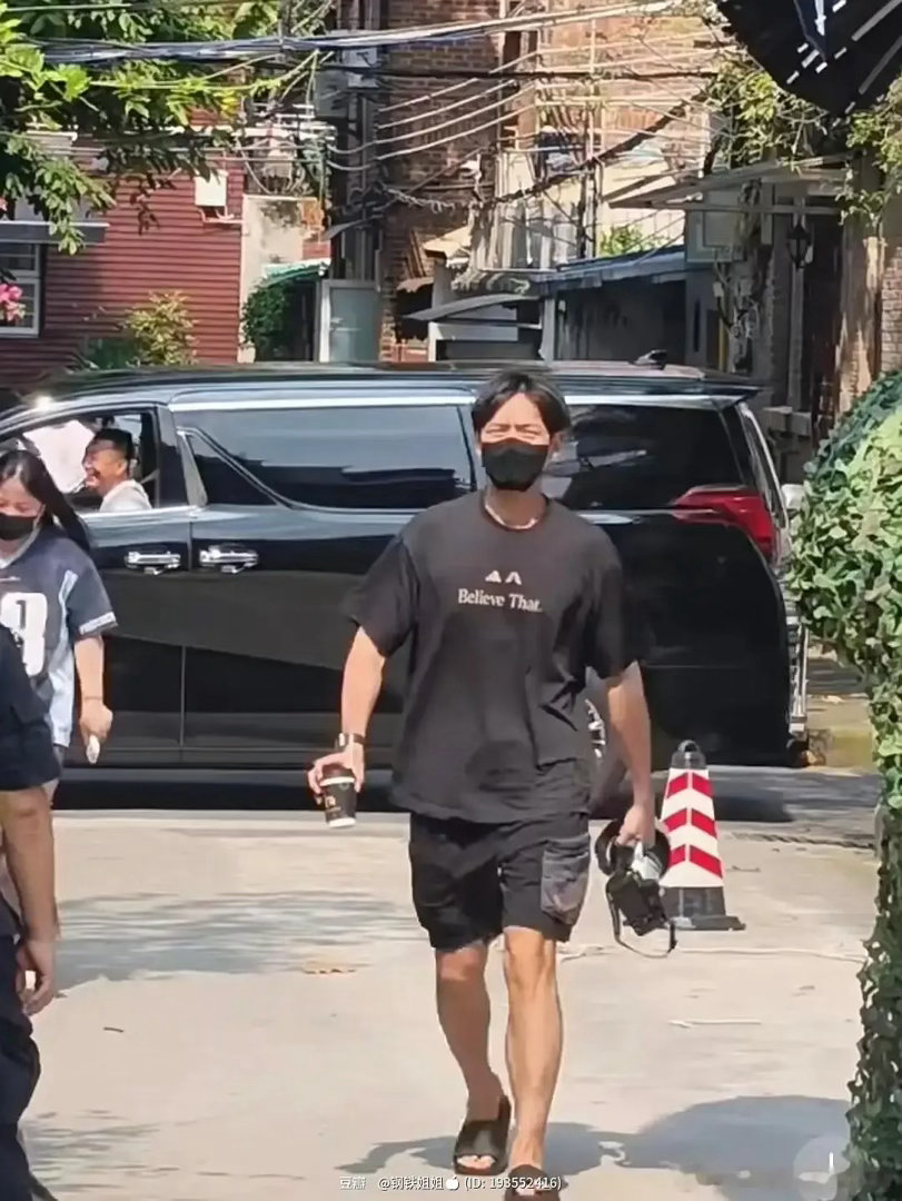 李现路透 扔到大街上会被星探发掘吗 