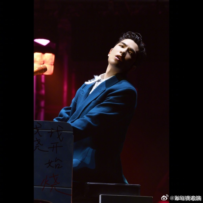 #萧敬腾感谢宁波歌迷##萧敬腾舞台妆造# ​萧敬腾用真诚的话语感谢宁波歌迷，他们
