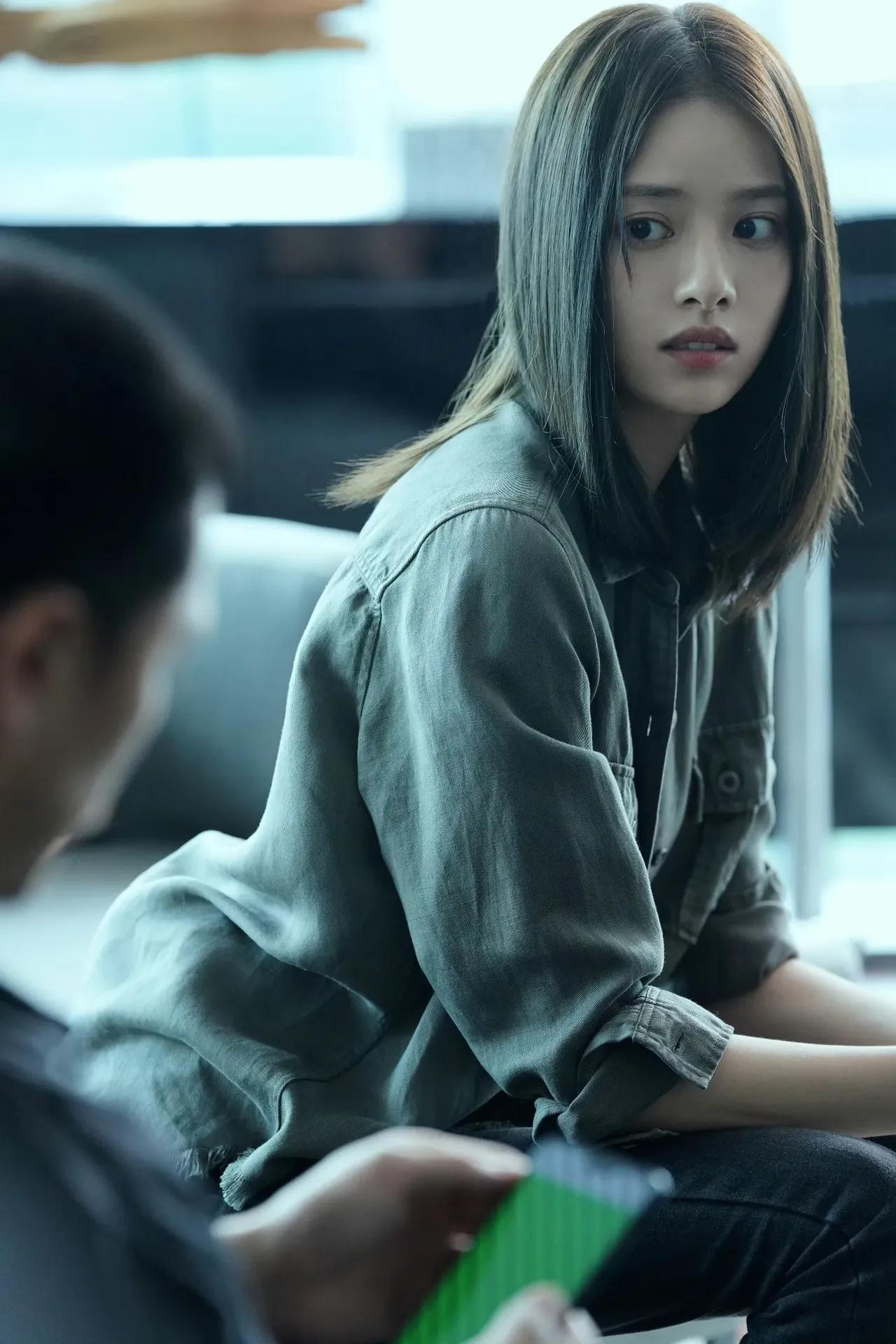 张艺上这身材颜值都顶级，演的电影也不少，刚满30，172的身高，就是不红，真是运