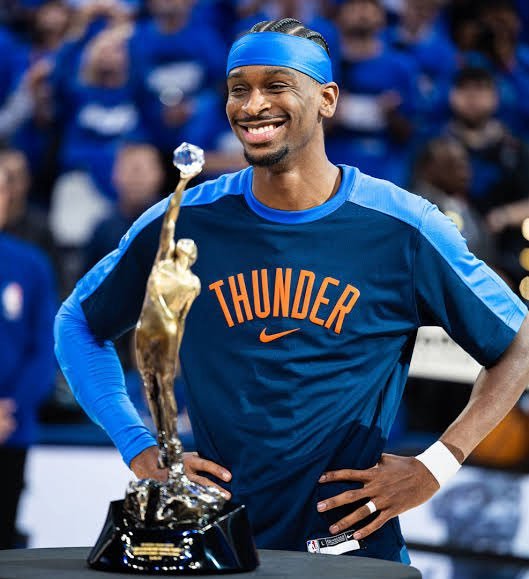 亚历山大MVP20年后又一位加拿大人连续两年拿下常规赛MVP 