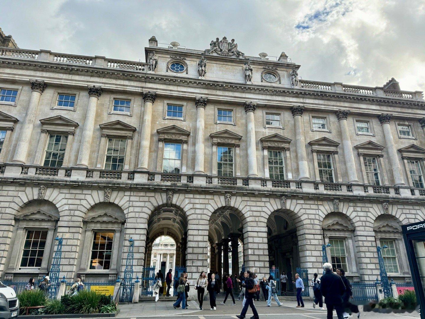 考陶尔德美术馆（Courtauld Gallery）位于英国伦敦萨默塞特公爵府内