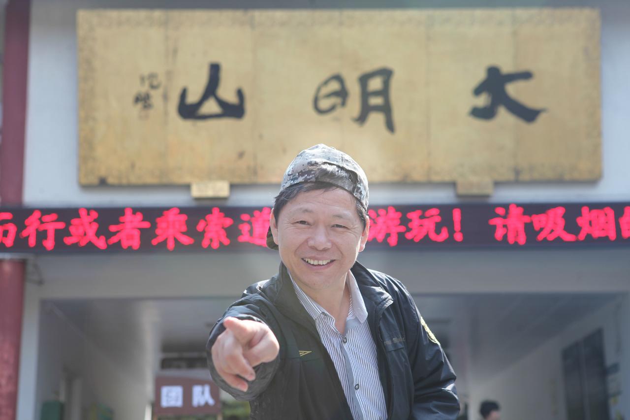 一个人旅行，是一场温柔的自我放逐。不必迎合别人的喜好，不用追赶匆忙的行程，想去哪