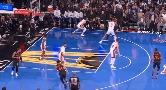 尼克斯观察：沙梅特36分生涯之夜沙梅特在尼克斯对阵热火的比赛中，打出了自己职业生