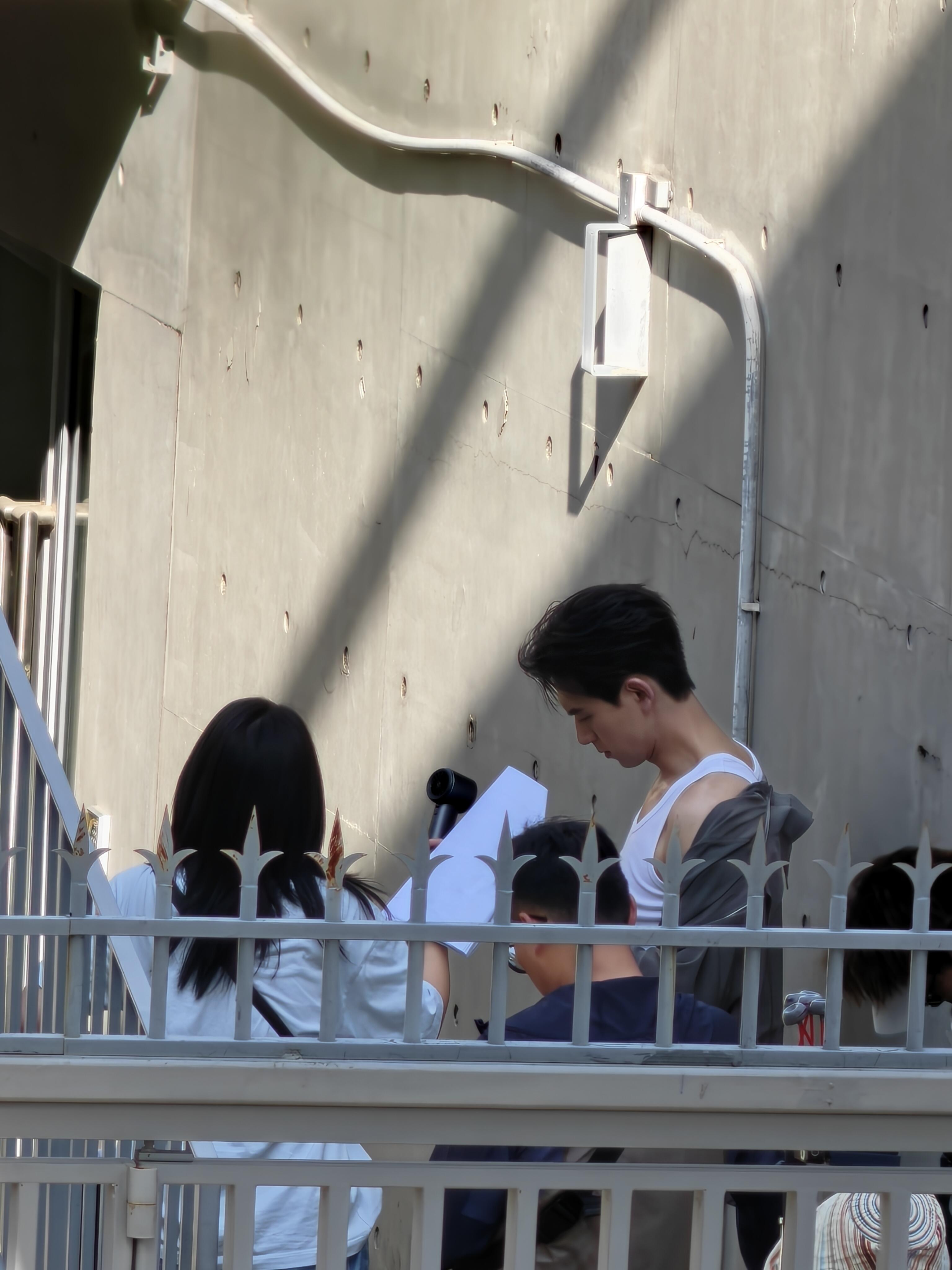 李现李现孟弗渊李现雾里青 哇哇 天气热发的福利 发的 