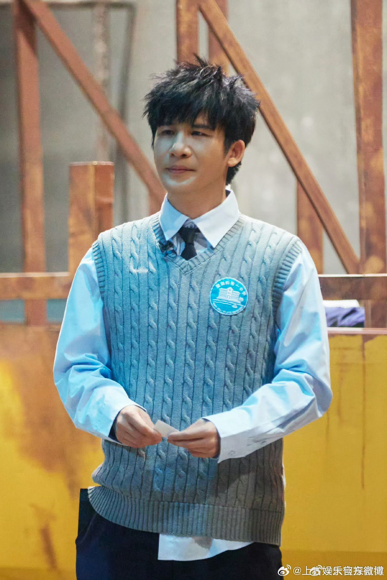 何炅大张伟无实物跳海大侦探 全靠想象力撑起来的跳海名场面！何炅的小表情又怂又好笑