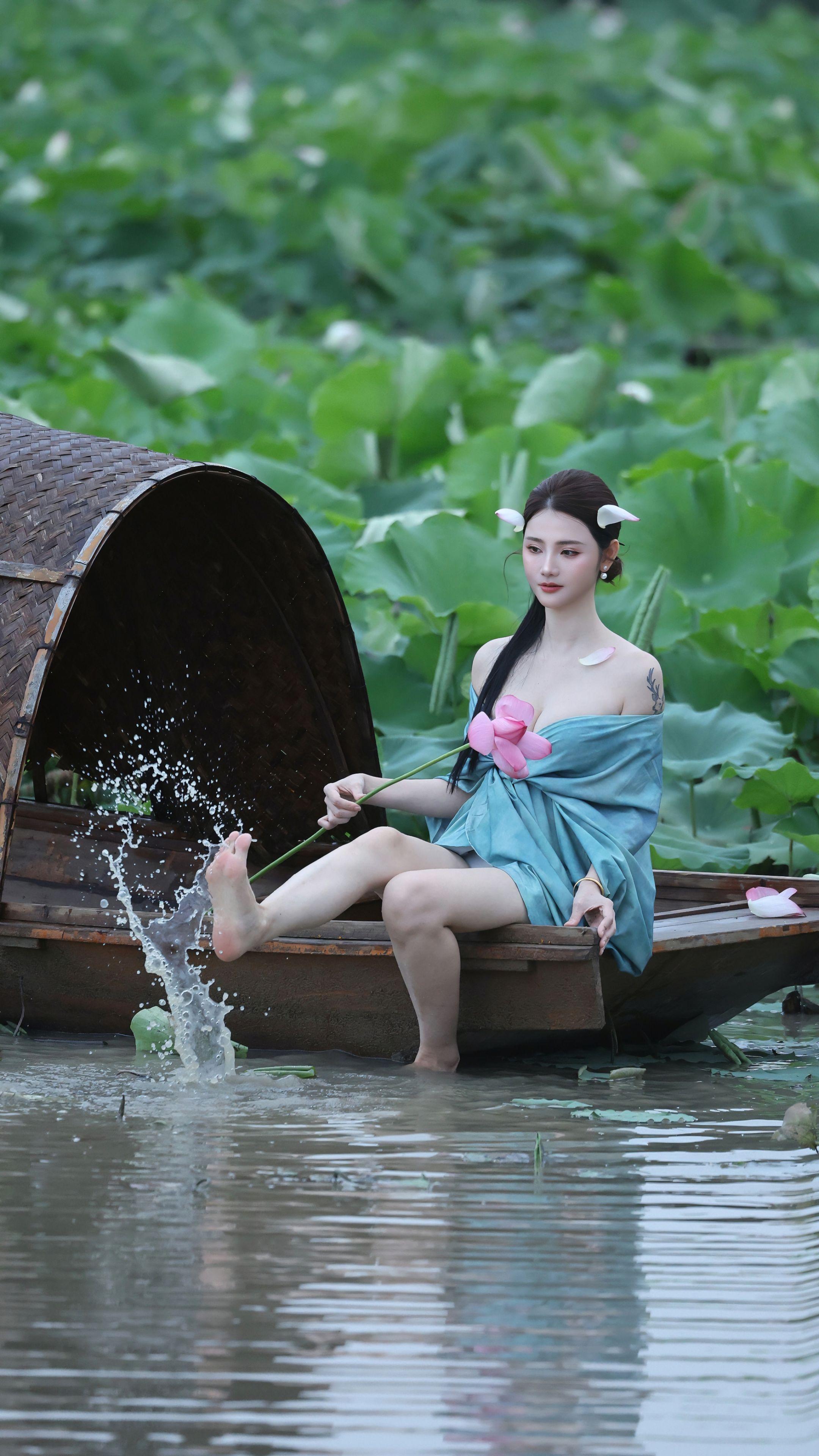 古风荷花妆造 荷塘氛围感写真 古风仕女韵