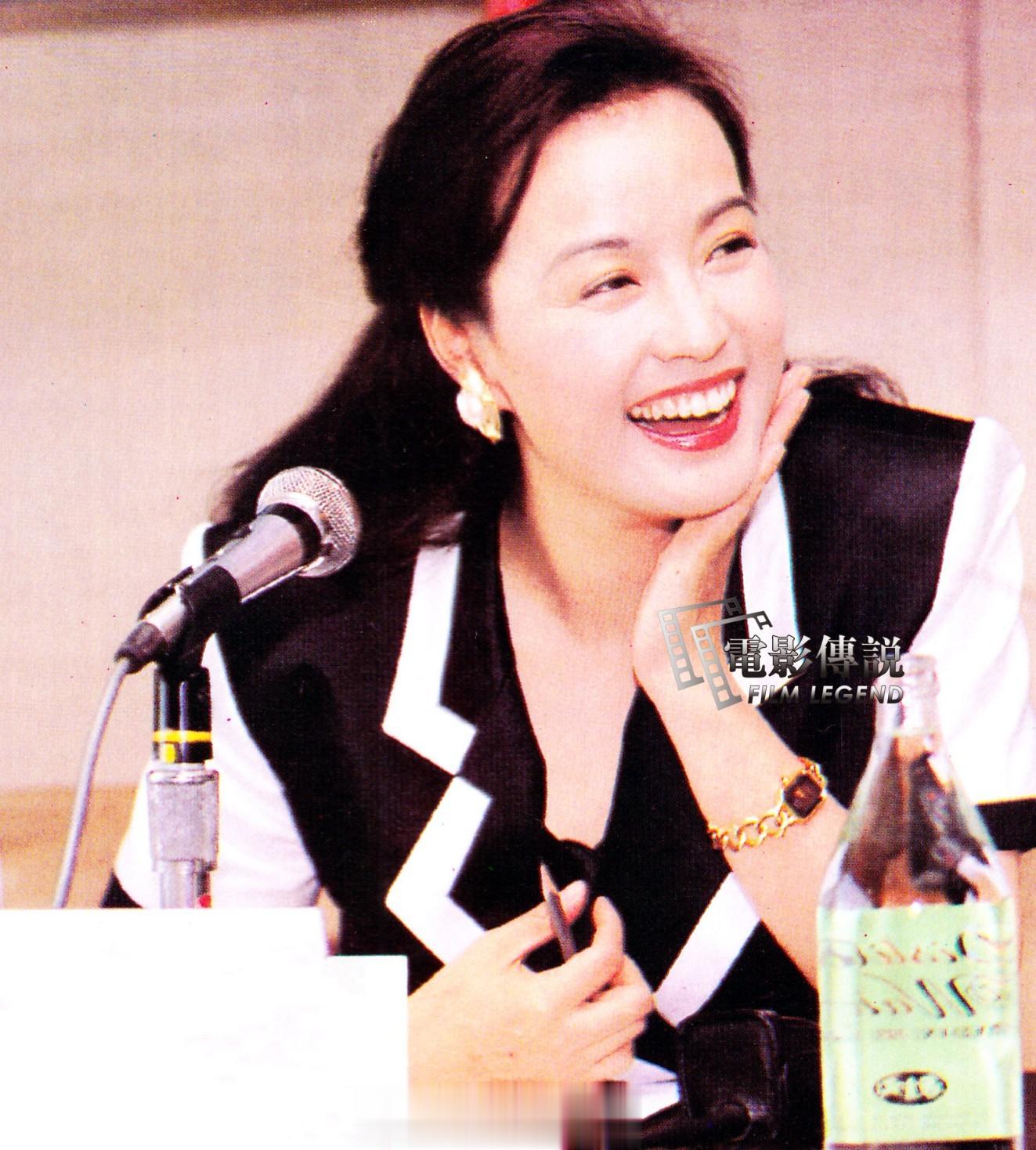 #電影傳說扫描# 1992年，香港甘国亮一行人来到北京，为拍摄了《中国影后刘晓庆