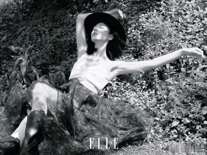 赵今麦ELLE6月刊封面 「 x ELLE 」六月刊封面大片释出！满眼都是麦麦在
