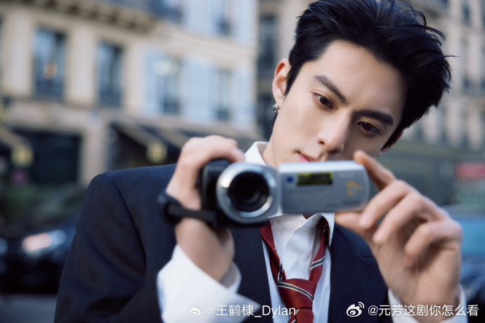 王鹤棣出道棣8年大片王鹤棣出道8年了八载征程，魅力不减！王鹤棣 “棣 8 年” 