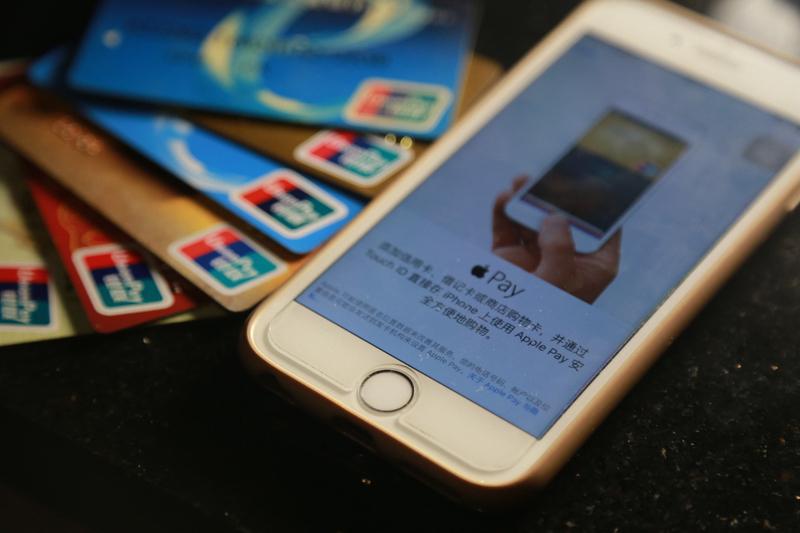 12月18日，“iPhone千万不能把内存用完”上了微博热搜。起因是一个博主视频