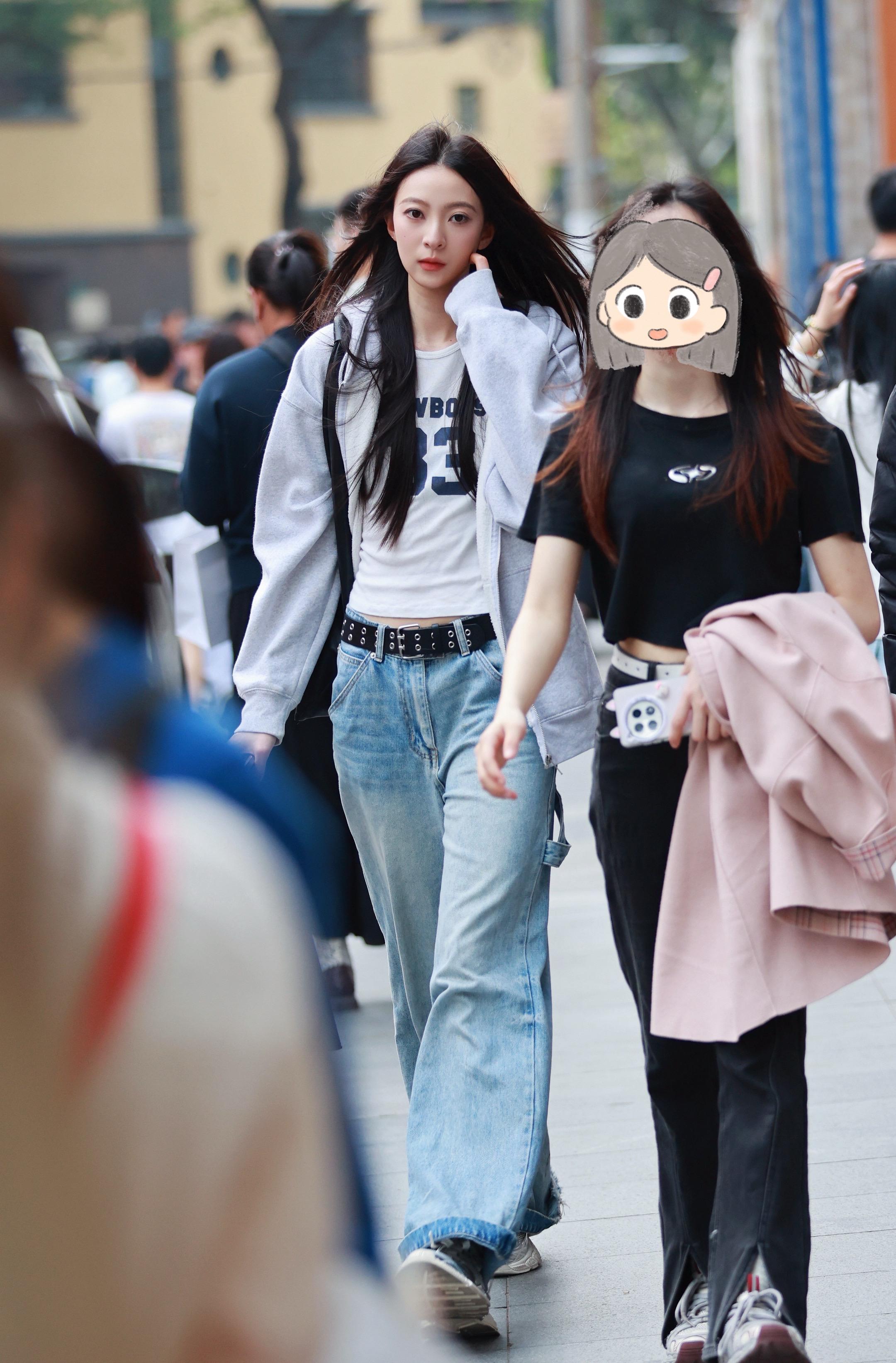上海街拍/休闲松弛感穿搭公式。