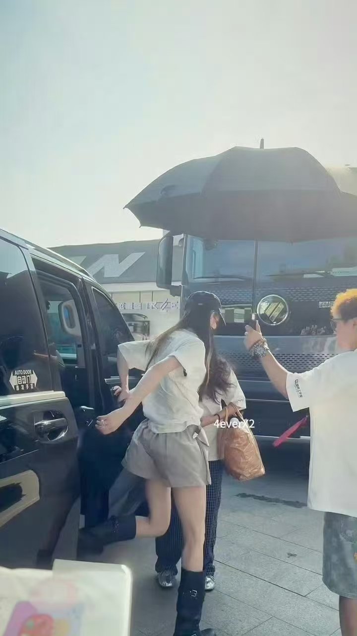 田曦薇青风吹又生开机出妆路透田曦薇青风吹又生开机出妆 田曦薇今天青风吹又生出妆路