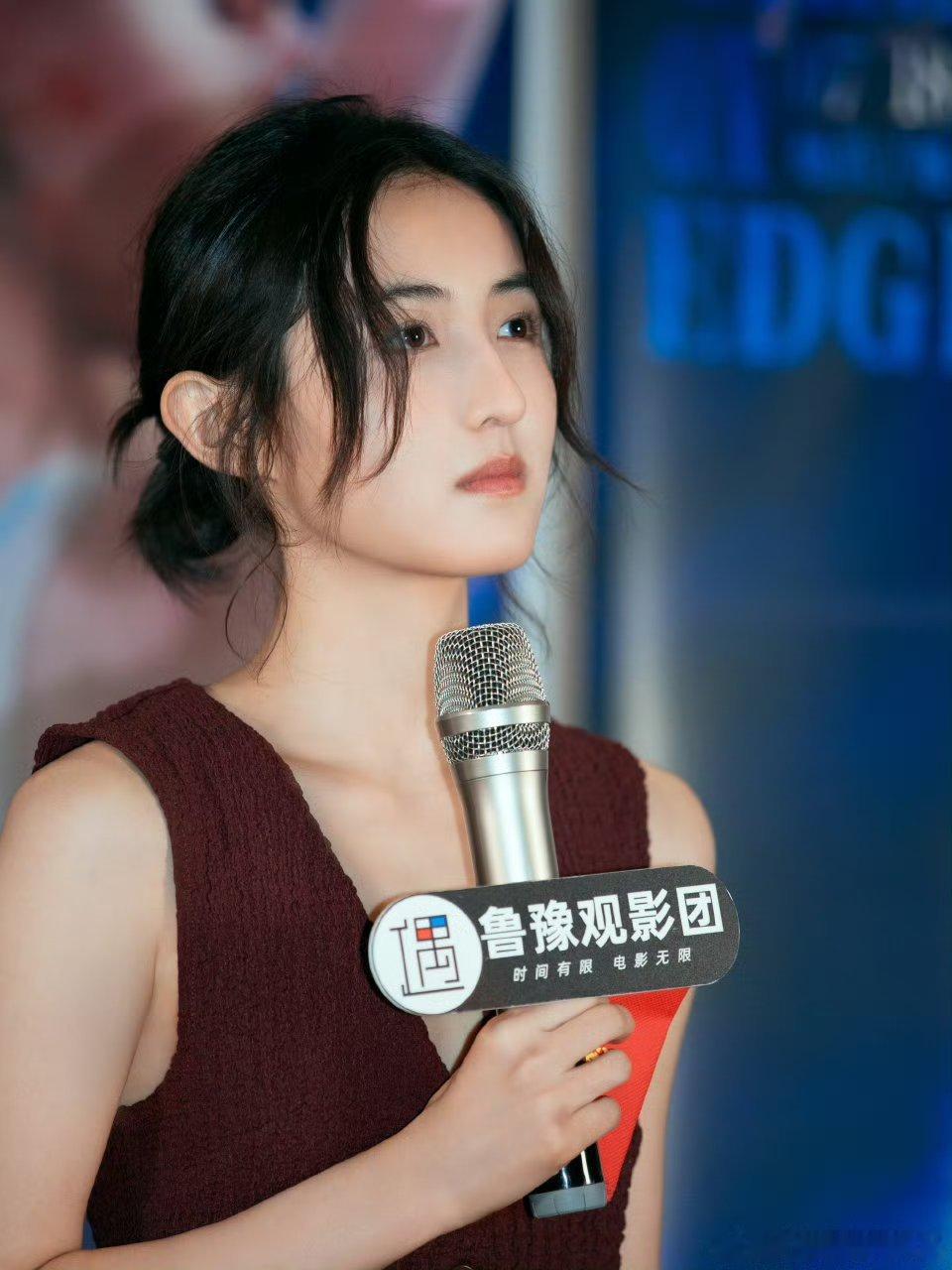 张子枫我只是想当一个演员 反复打磨追求完美张子枫值得被爱张子枫初心纯粹，一心只想