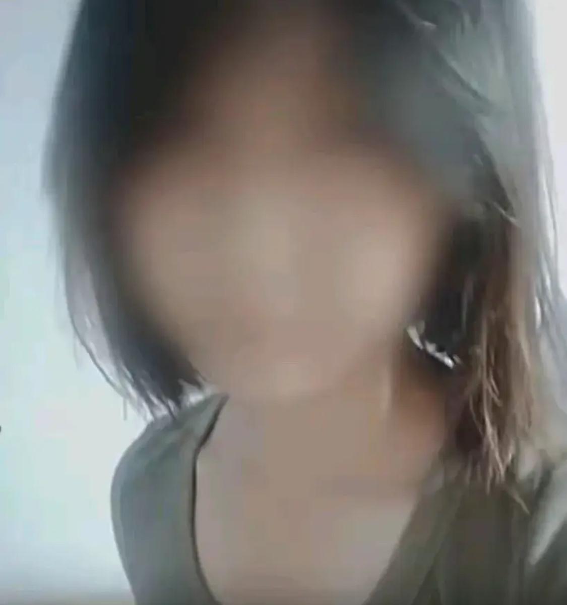 监控显示，河南女孩是被骗走的，而不是被绑走的，让人心痛，没一点安全常识。

据反