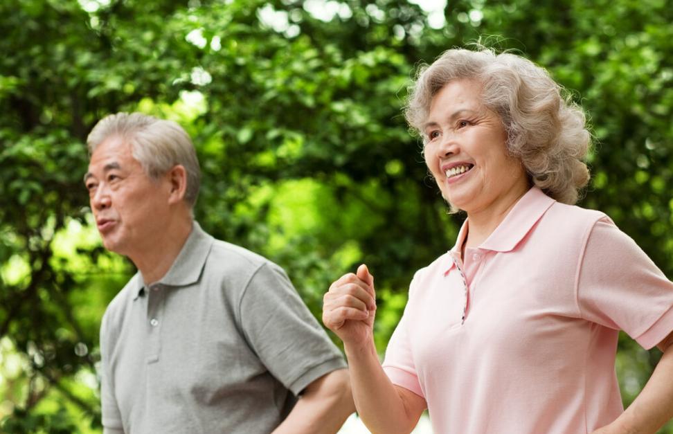 过了五十五岁，顶级养生不是运动更不是喝水，是少做这几件事

“你们年轻人总认为养