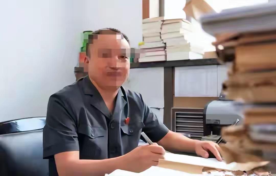 法官被曝办公室猥亵！女当事人举报半年无果，舆论发酵，立马立案

法院，本是维护公