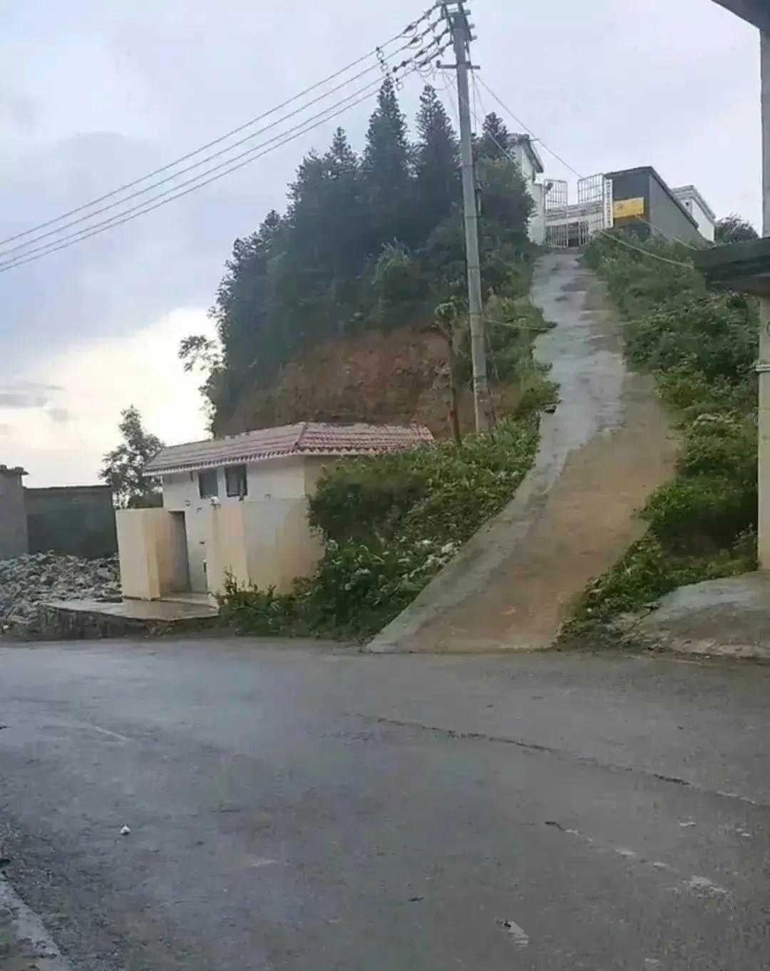 这户人家住那么高车能开的进去吗? 