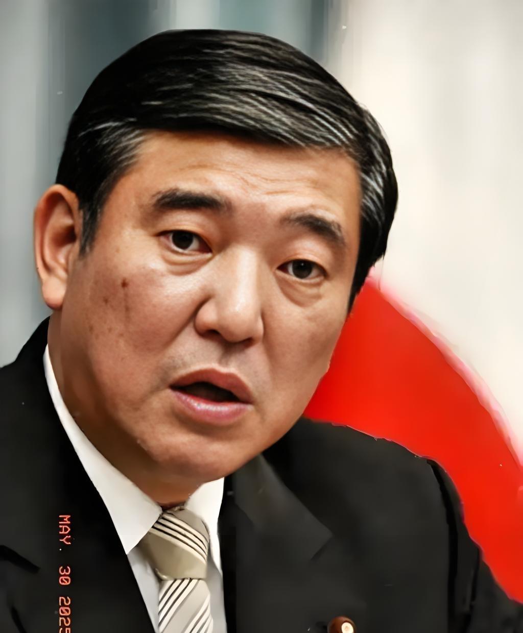 日本前首相一句话戳穿真相：
近日，日本前首相石破茂在《每日新闻》上的发言，直接让