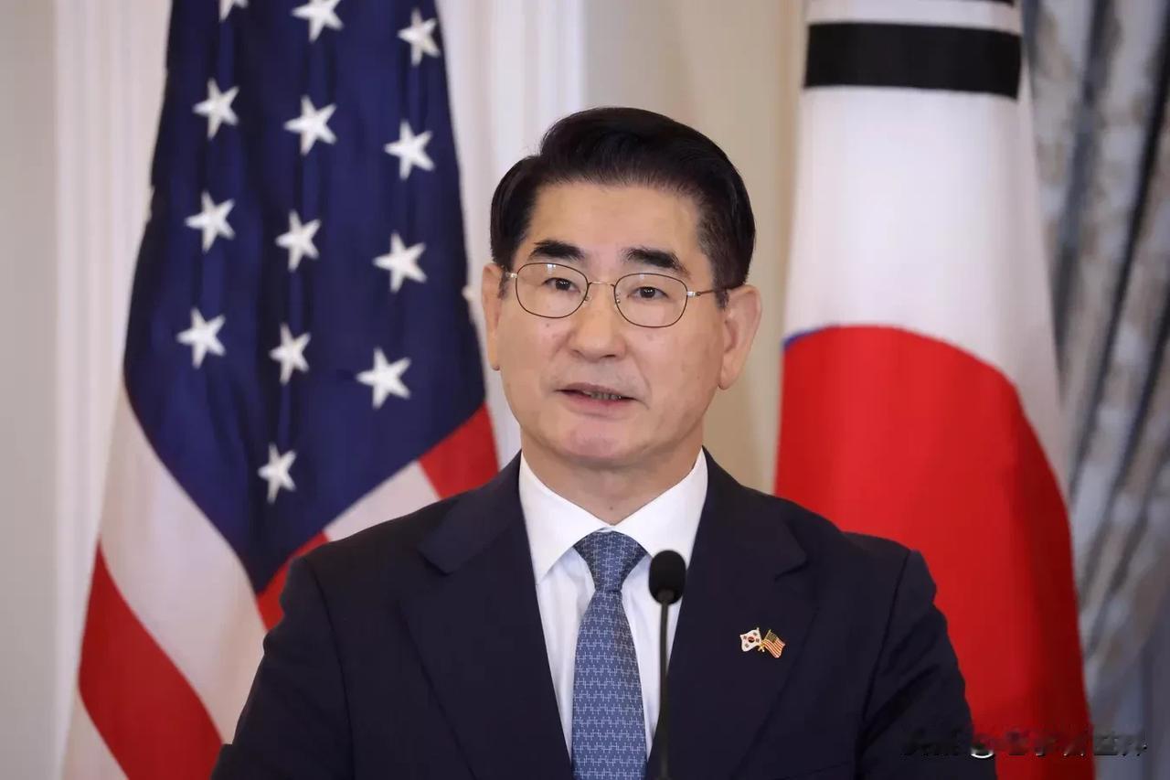 【韩国政治危机】韩国法院决定逮捕前防长金容贤
首尔时间12月10日，负责签发逮捕