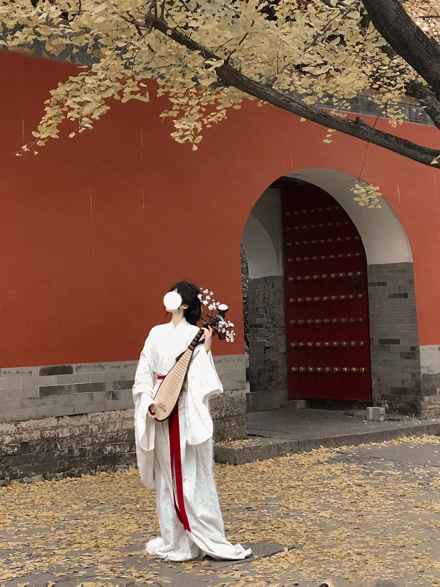 “我为你把酒续 续今生别离”