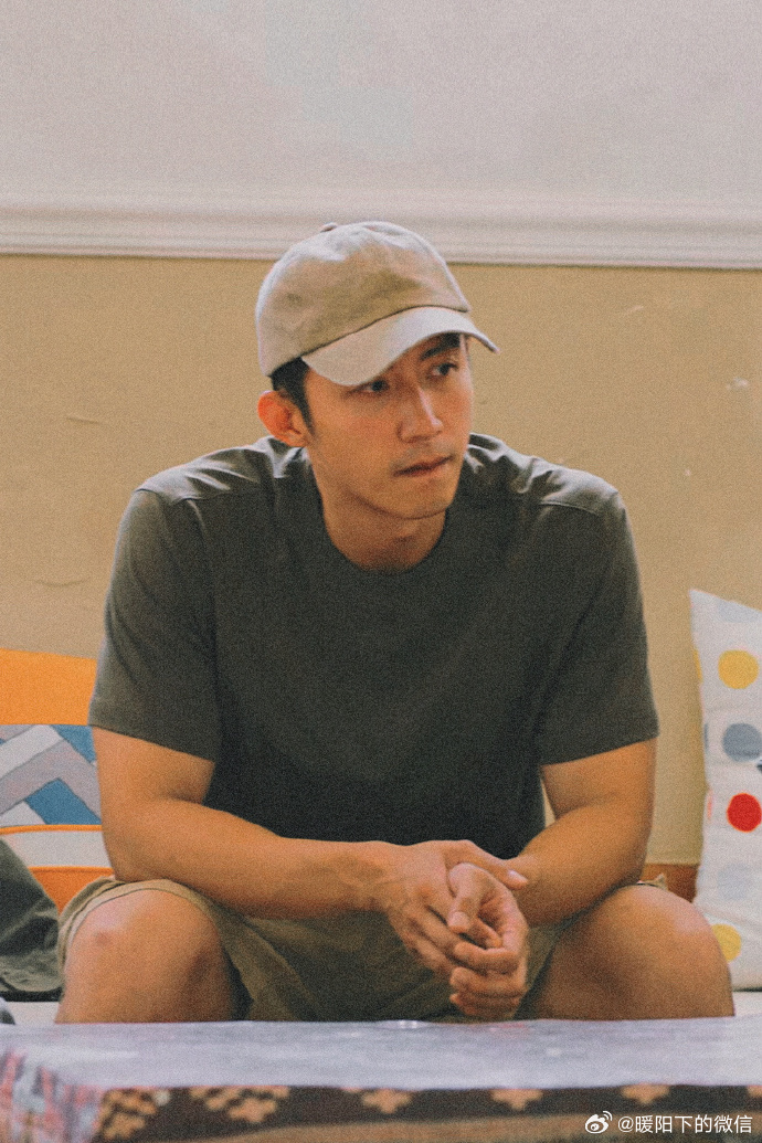 黄景瑜设计戴帽子简直神来之笔谁懂这个设计有多绝！🧢黄景瑜为小满加的帽子，从时刻