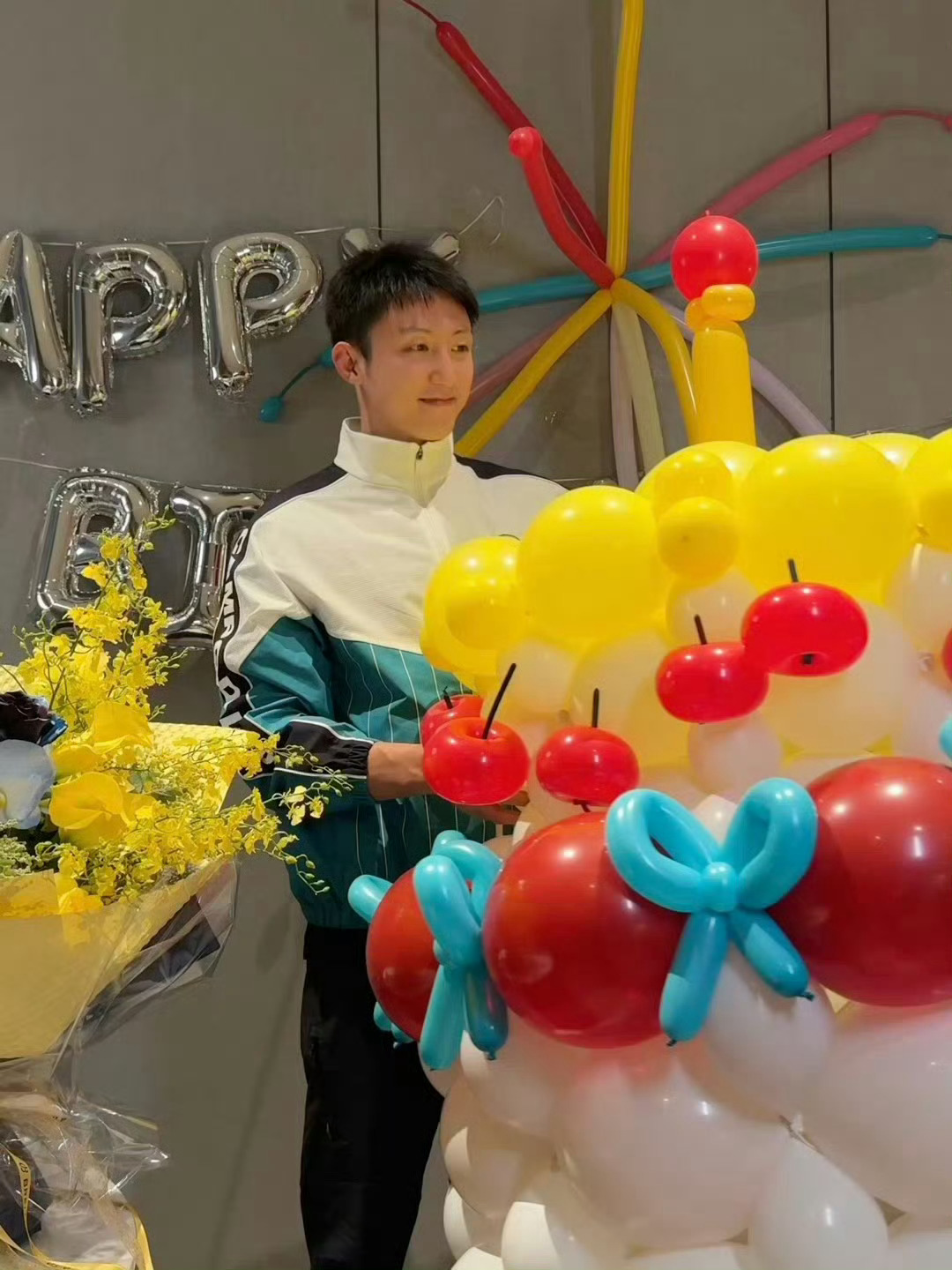 黄景瑜今天32岁啦 生日快乐哦 期待以后更多精彩作品[打call] 